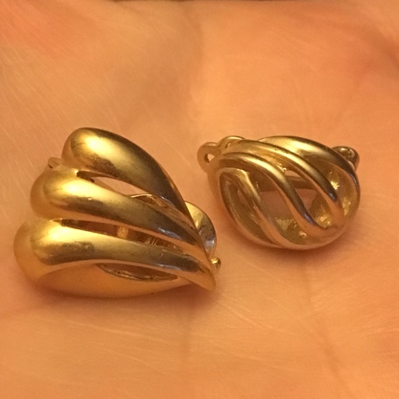 TWO PAIR Vintage Gold Tone Earrings (1 Pair MONET) - Picture 2 of 8